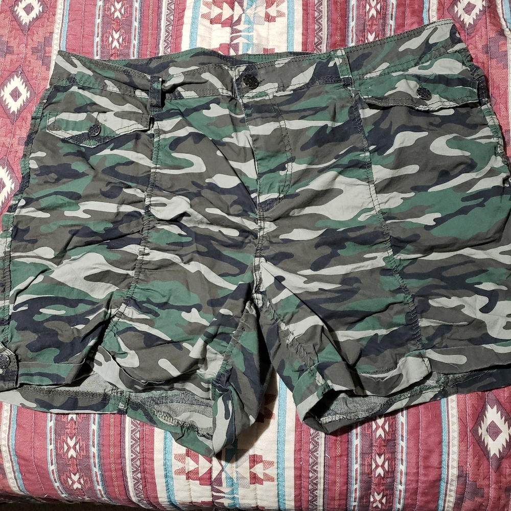 COPY - Camo shorts🩳